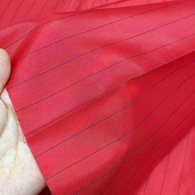 Relha vermelha de 17 mm 99% Poliéster + 1% Relhas condutoras de laboratório Lint livre Anti-estático ESD Tecido Antistático